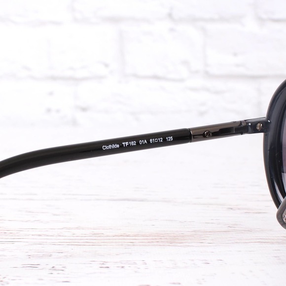Tom Ford Sunglasses Women Black Round Frames Lens